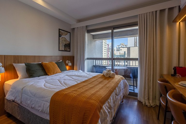 Studio em Moema com Varanda e Coworking