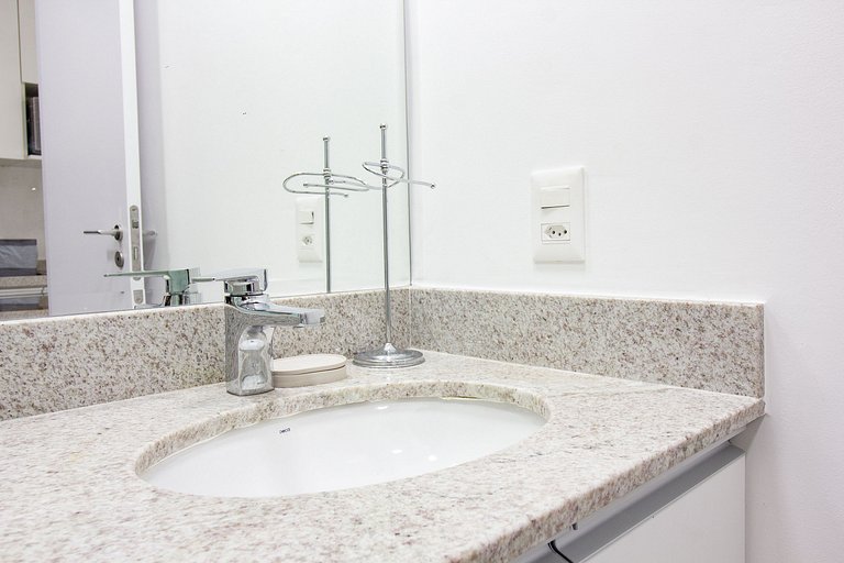 Conforto: Apto c/ cama queen em Moema