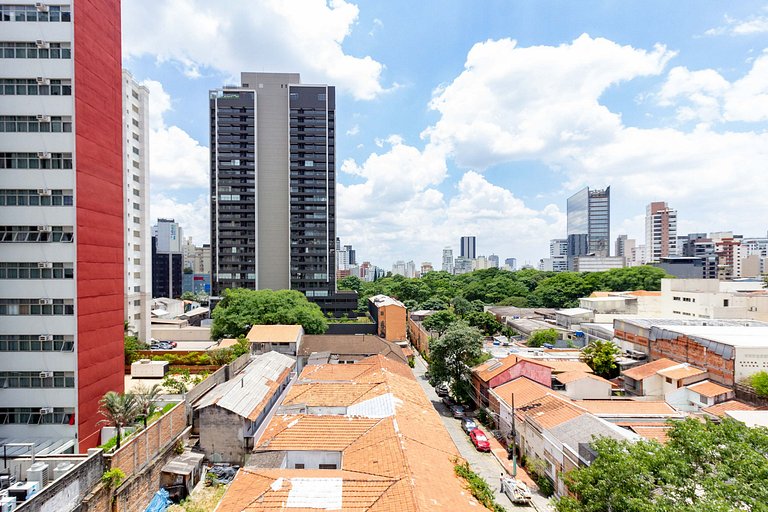 Apto aconchegante c/ varanda e ar condicionado