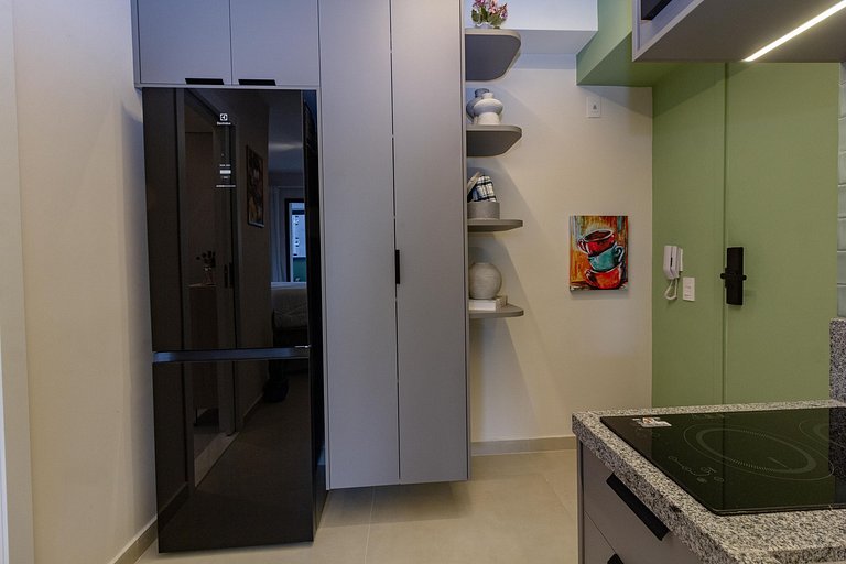 Prédio com Piscina/Academia Perto da Paulista