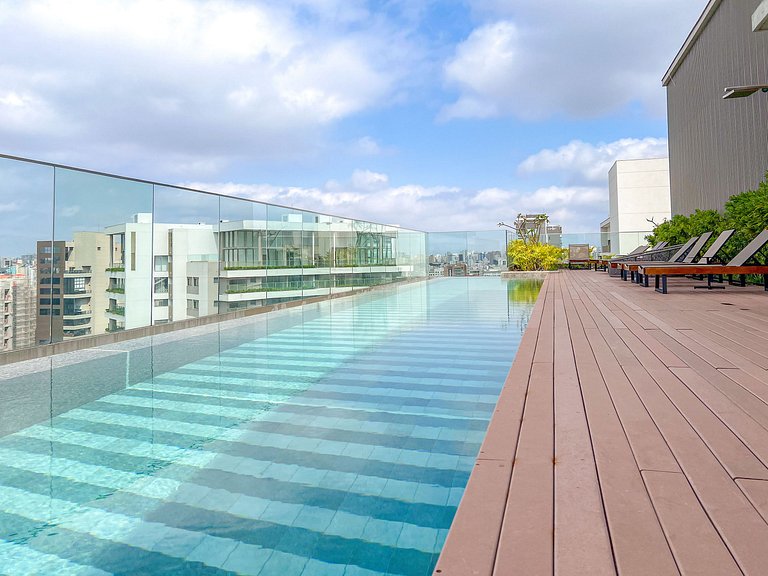 Apto superior c/ varanda no coração de Moema