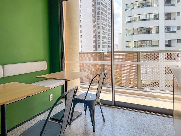 Apto com WI-FI, varanda, ao lado do Ibirapuera