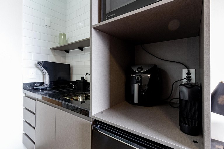 Estúdio | Varanda | próximo a Paulista