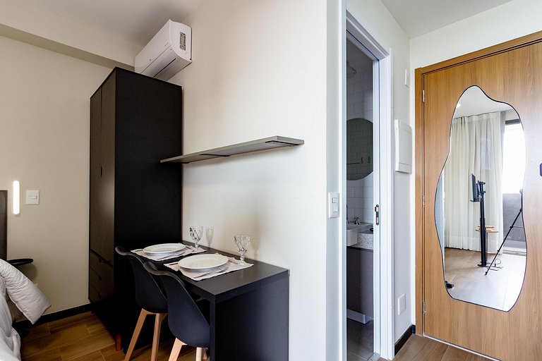 Estúdio | Varanda | próximo a Paulista