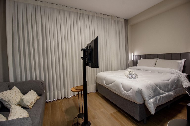 Estúdio | Varanda | próximo a Paulista