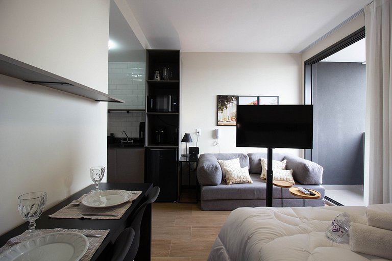 Estúdio | Varanda | próximo a Paulista