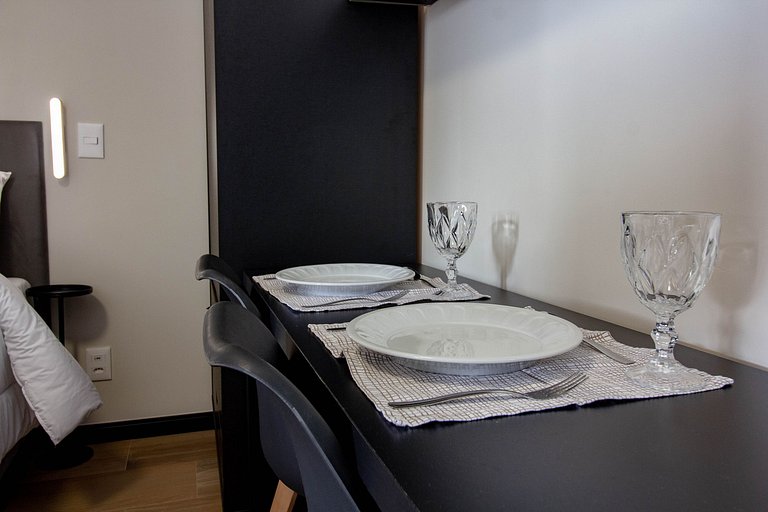 Estúdio | Varanda | próximo a Paulista