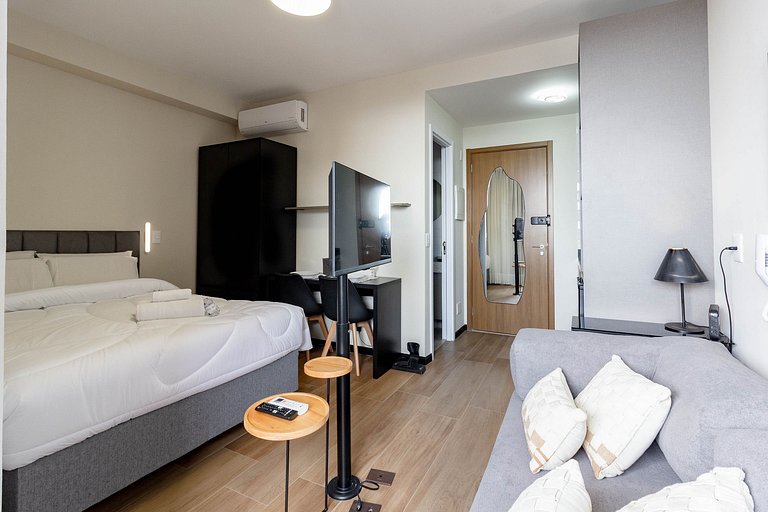 Estúdio | Varanda | próximo a Paulista