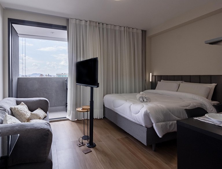 Estúdio | Varanda | próximo a Paulista