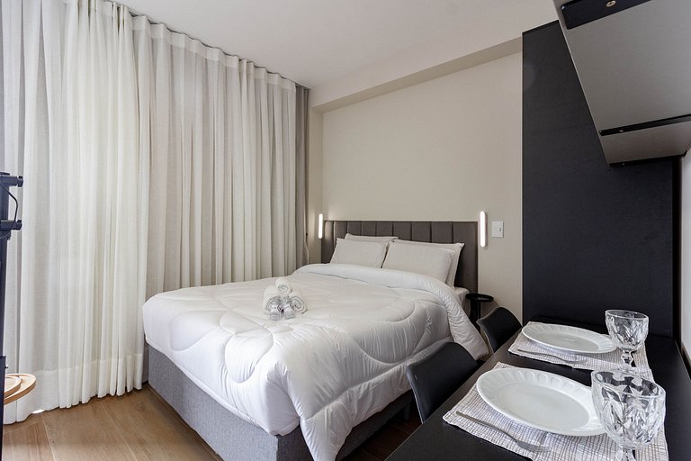 Estúdio | Varanda | próximo a Paulista