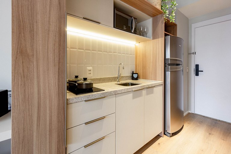 Studio em Moema com Academia e Piscina