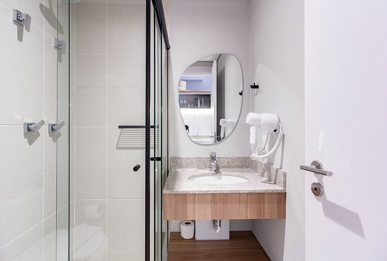 Studio em Moema com Academia e Piscina