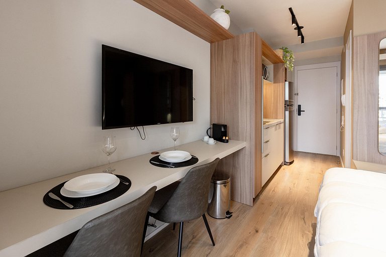 Studio em Moema com Academia e Piscina