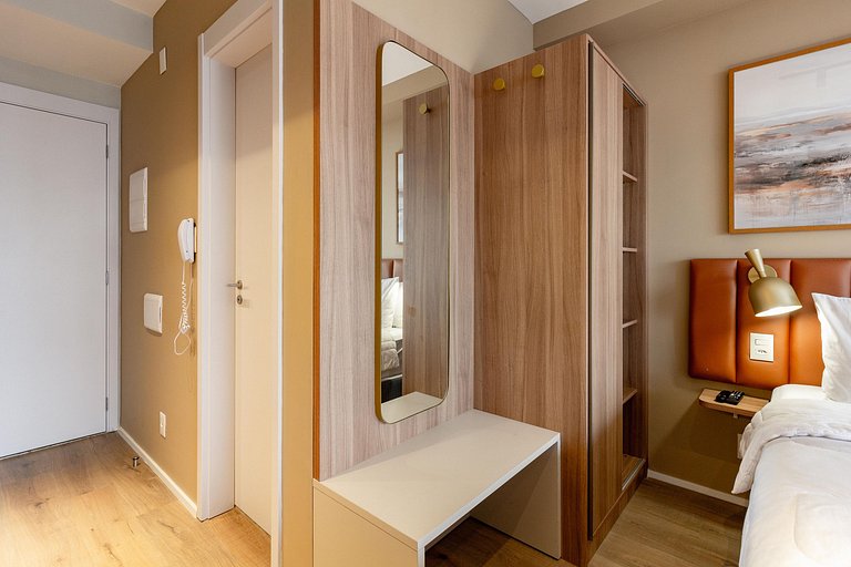 Studio em Moema com Academia e Piscina