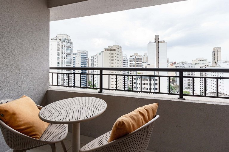 Studio em Moema com Academia e Piscina