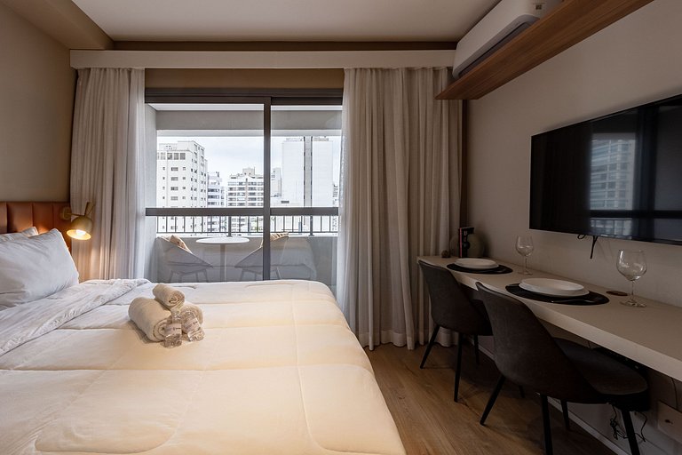 Studio em Moema com Academia e Piscina