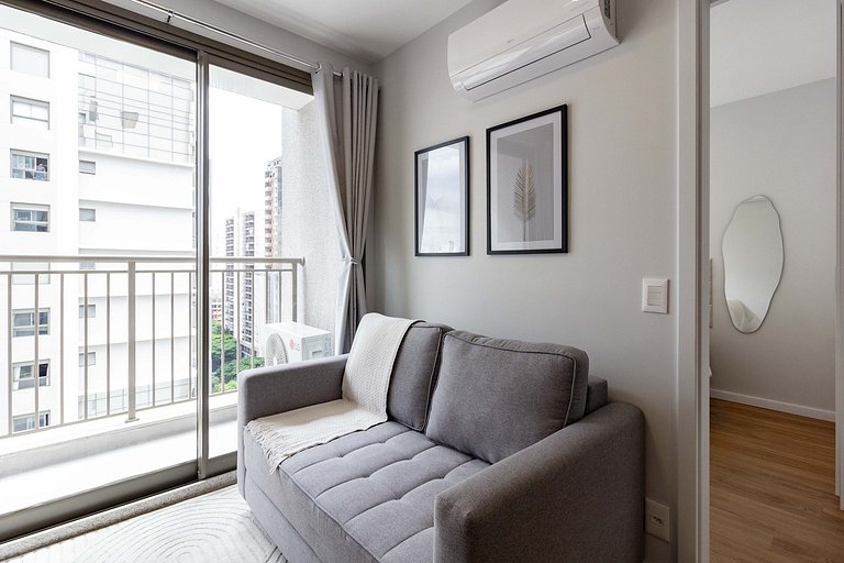 Ap premium c/ varanda e cama queen, próximo de CGH