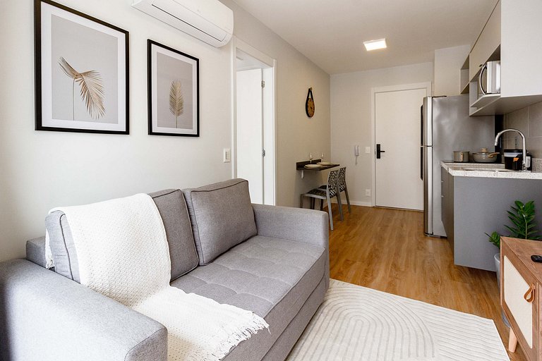 Ap premium c/ varanda e cama queen, próximo de CGH