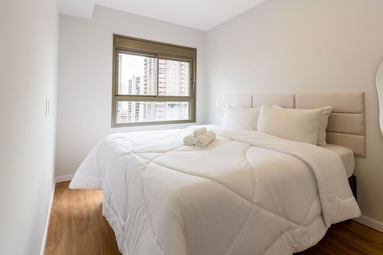 Ap premium c/ varanda e cama queen, próximo de CGH