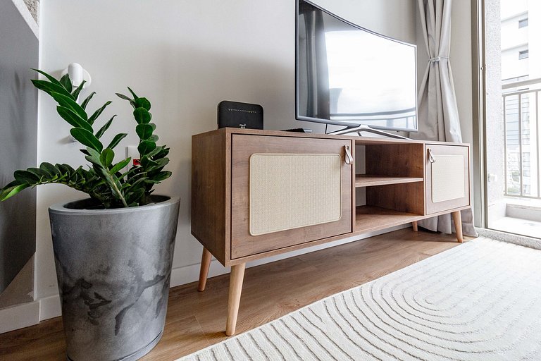 Ap premium c/ varanda e cama queen, próximo de CGH