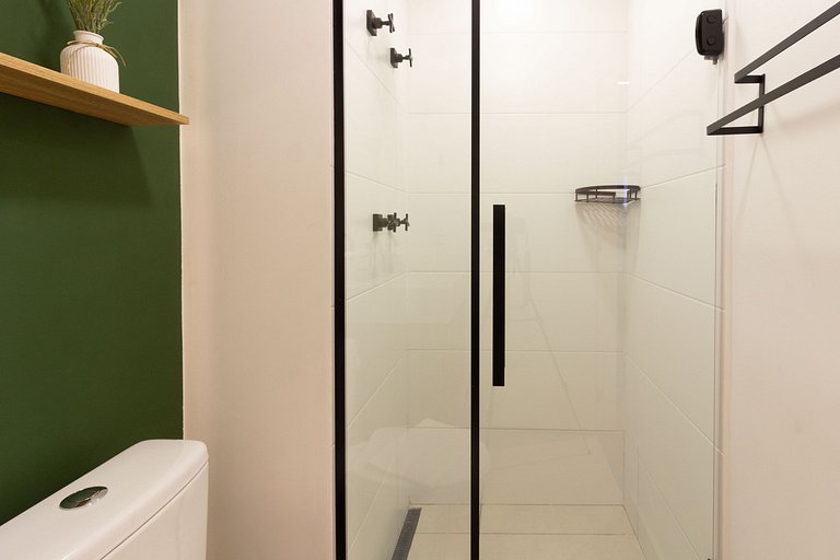 Apto completo com cama queen-size