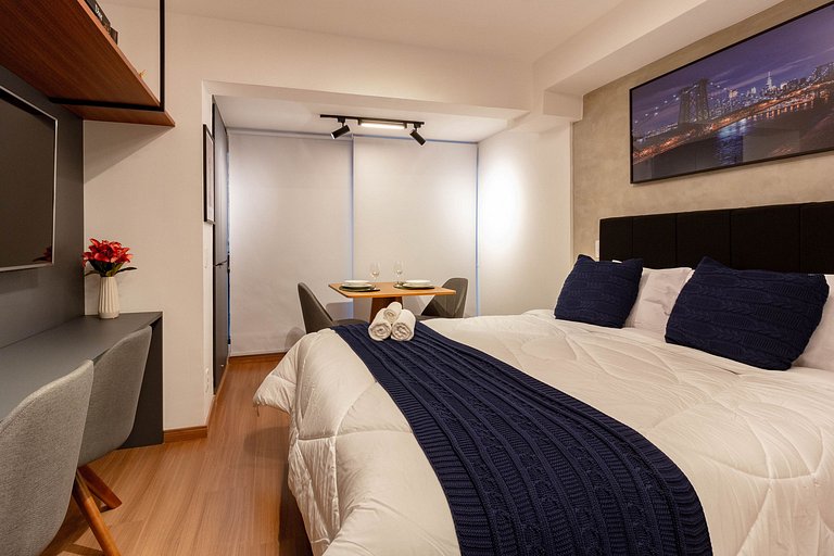 Apto completo com cama queen-size