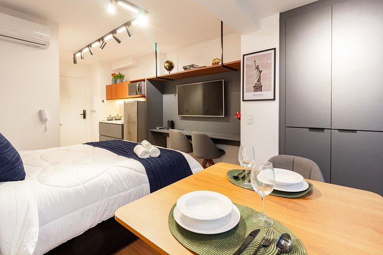 Apto completo com cama queen-size