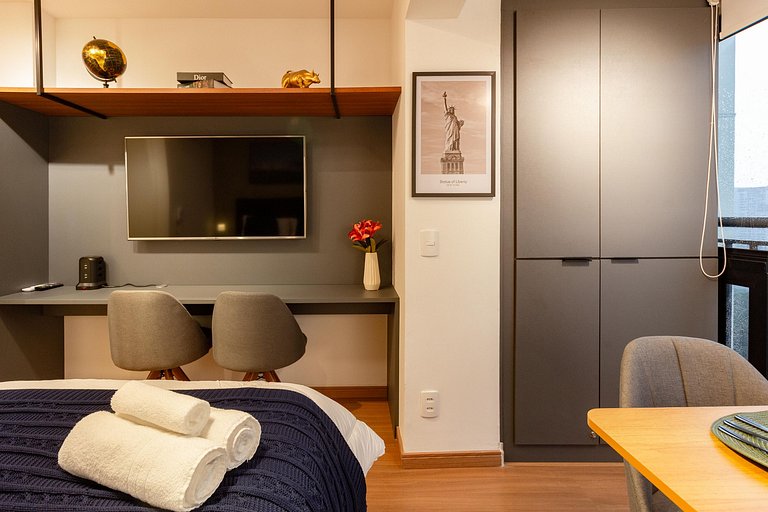 Apto completo com cama queen-size