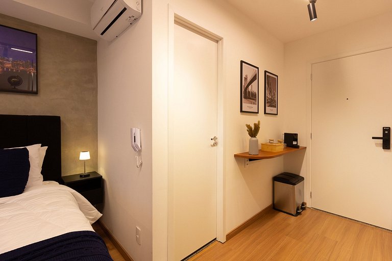 Apto completo com cama queen-size