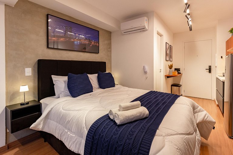 Apto completo com cama queen-size