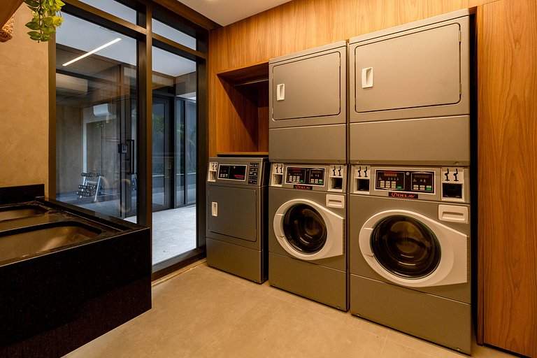 Estúdio | Varanda | próximo a Paulista