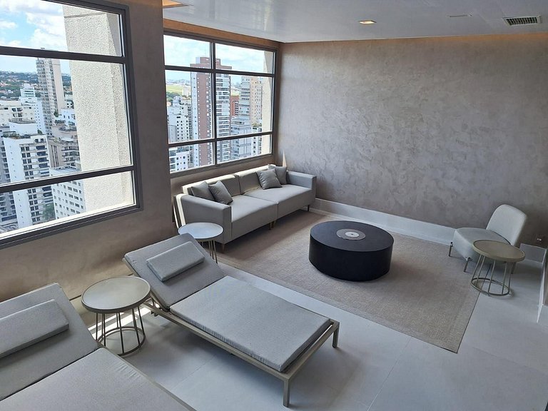 Espaço único: Apt luxuoso c/ cama queen em Moema