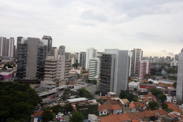 Apto Summit Pinheiros | Ótima Localização