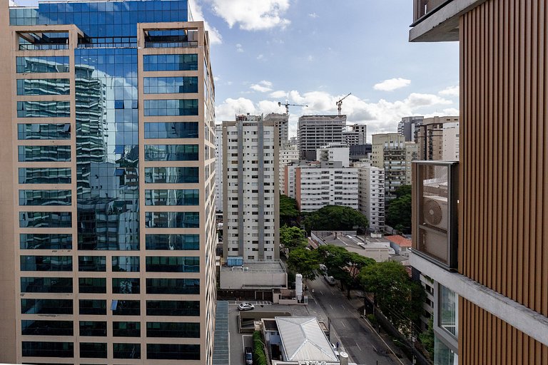 Apto mezanico c/ varanda e vista para cidade