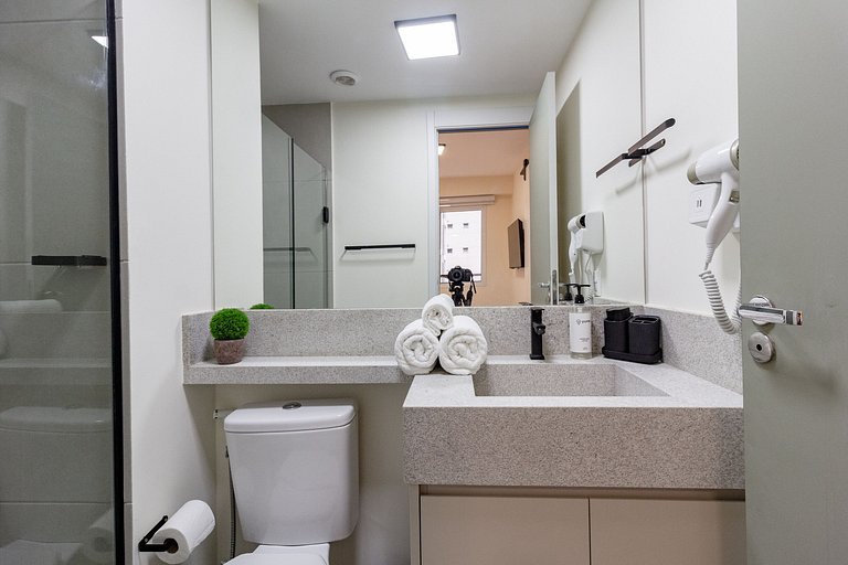 Apto charmoso de 1 dorm c/ varanda na Vila Olimpia