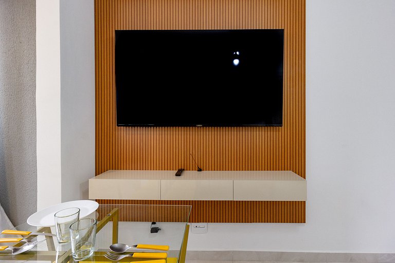 Apto completo com Sacada e Vista Livre do Quarto