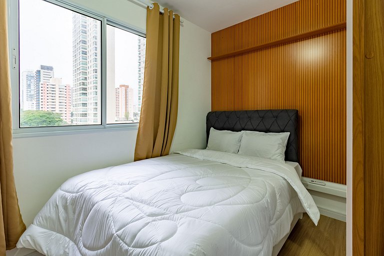 Apto completo com Sacada e Vista Livre do Quarto