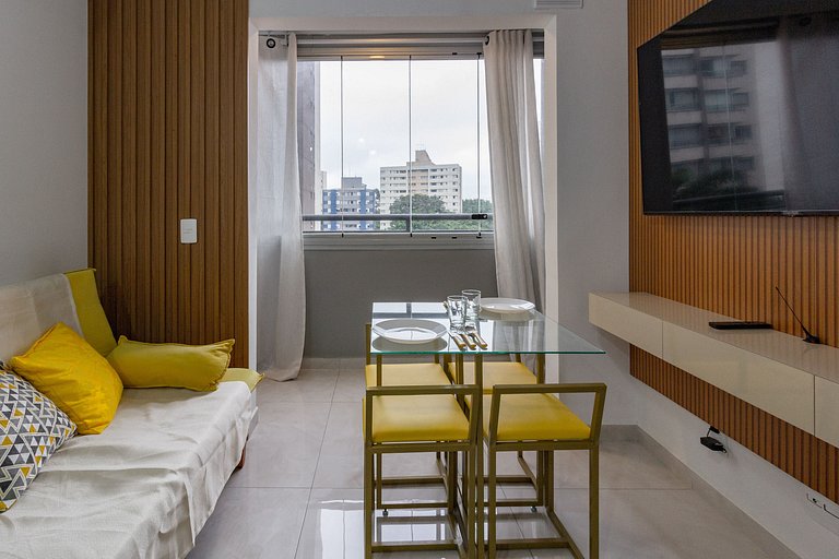 Apto completo com Sacada e Vista Livre do Quarto