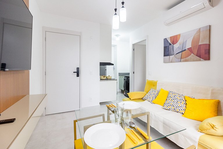 Apto completo com Sacada e Vista Livre do Quarto