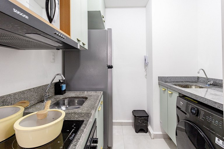 Apto completo com Sacada e Vista Livre do Quarto