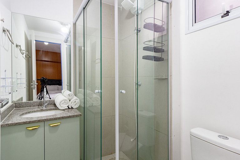 Apto completo com Sacada e Vista Livre do Quarto
