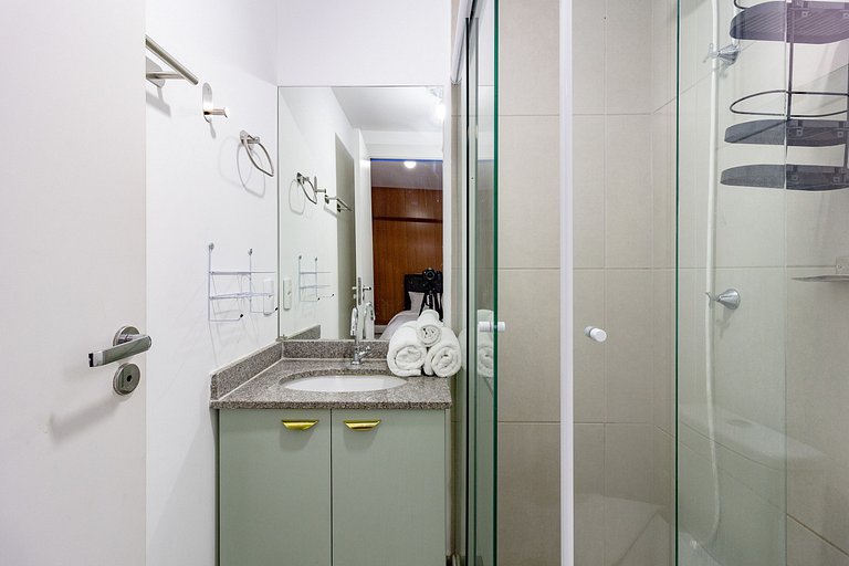 Apto completo com Sacada e Vista Livre do Quarto