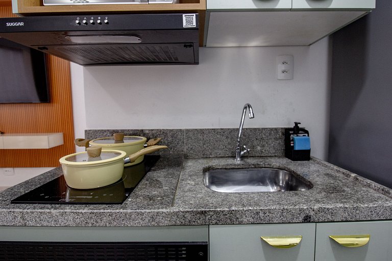 Apto completo com Sacada e Vista Livre do Quarto