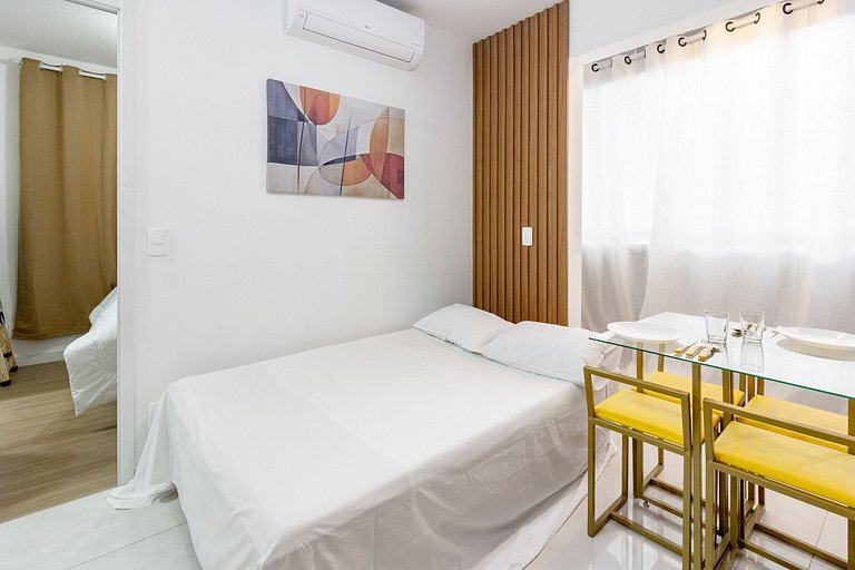 Apto completo com Sacada e Vista Livre do Quarto