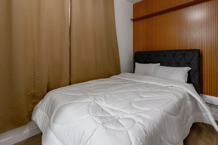 Apto completo com Sacada e Vista Livre do Quarto