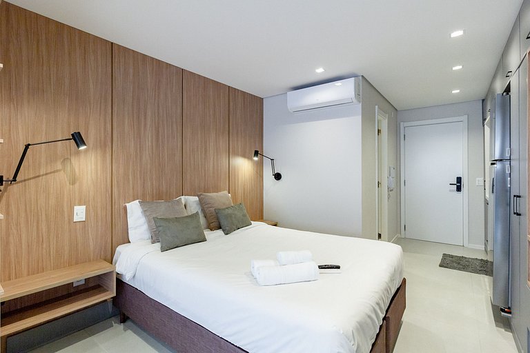 Studio Brooklin SP com  Vaga, Piscina e Academia