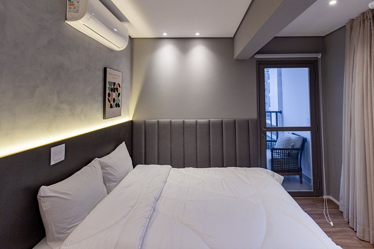 Studio Brooklin c/ Varanda, Academia e Market 24h