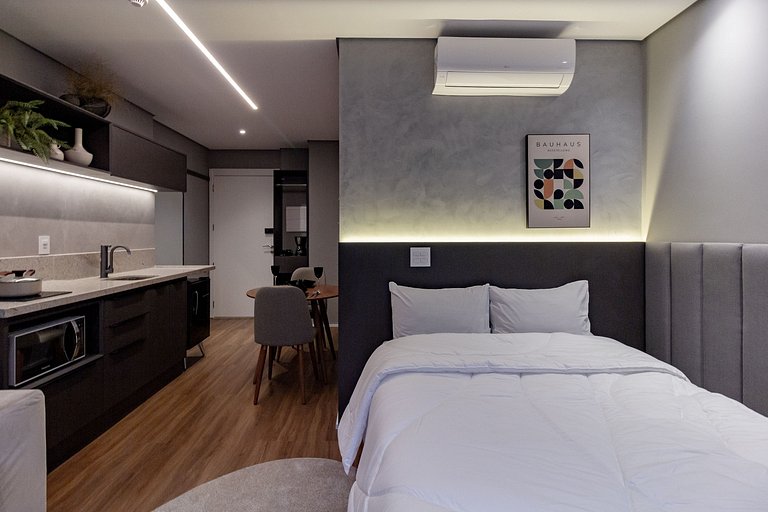 Studio Brooklin c/ Varanda, Academia e Market 24h
