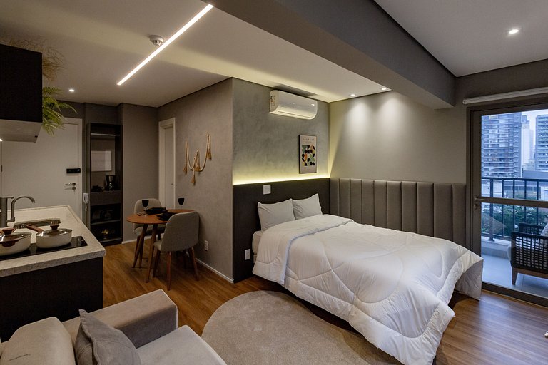 Studio Brooklin c/ Varanda, Academia e Market 24h