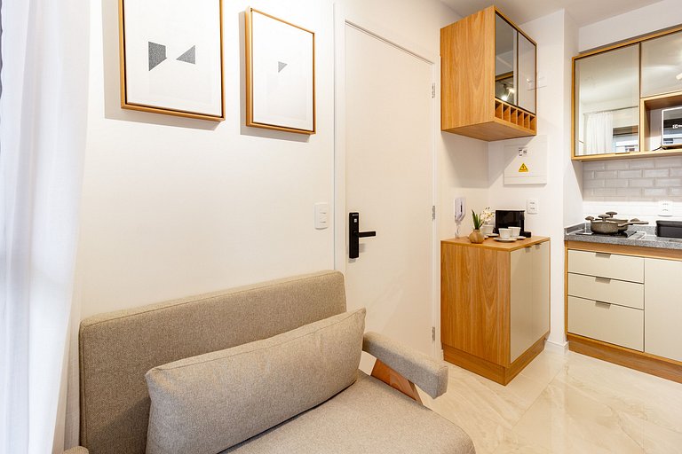 Apto Moderno com Varanda e Conforto